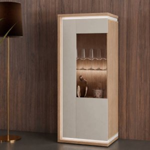 DORE Vitrine